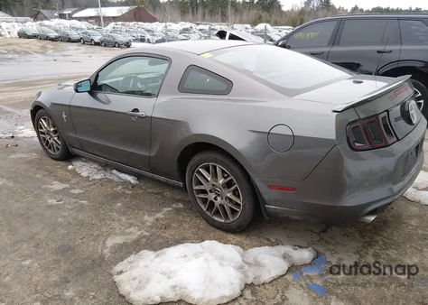 2014 Ford Mustang V6 Premium z USA, uszkodzony, nr VIN 1ZVBP8AM7E5218433